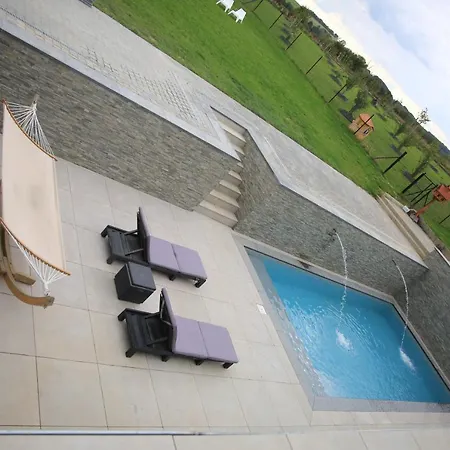 Privatunterkunft House *